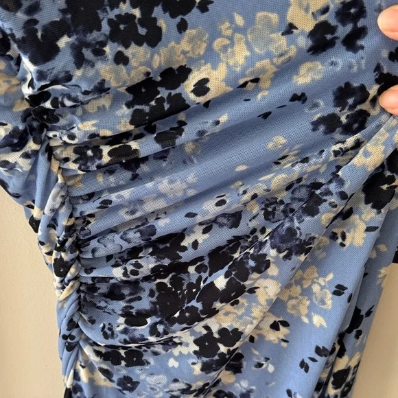 WHBM Elegant Off-The-Shoulder Bodycon Midi Dress with a sophisticated design. - Picture 8 of 15